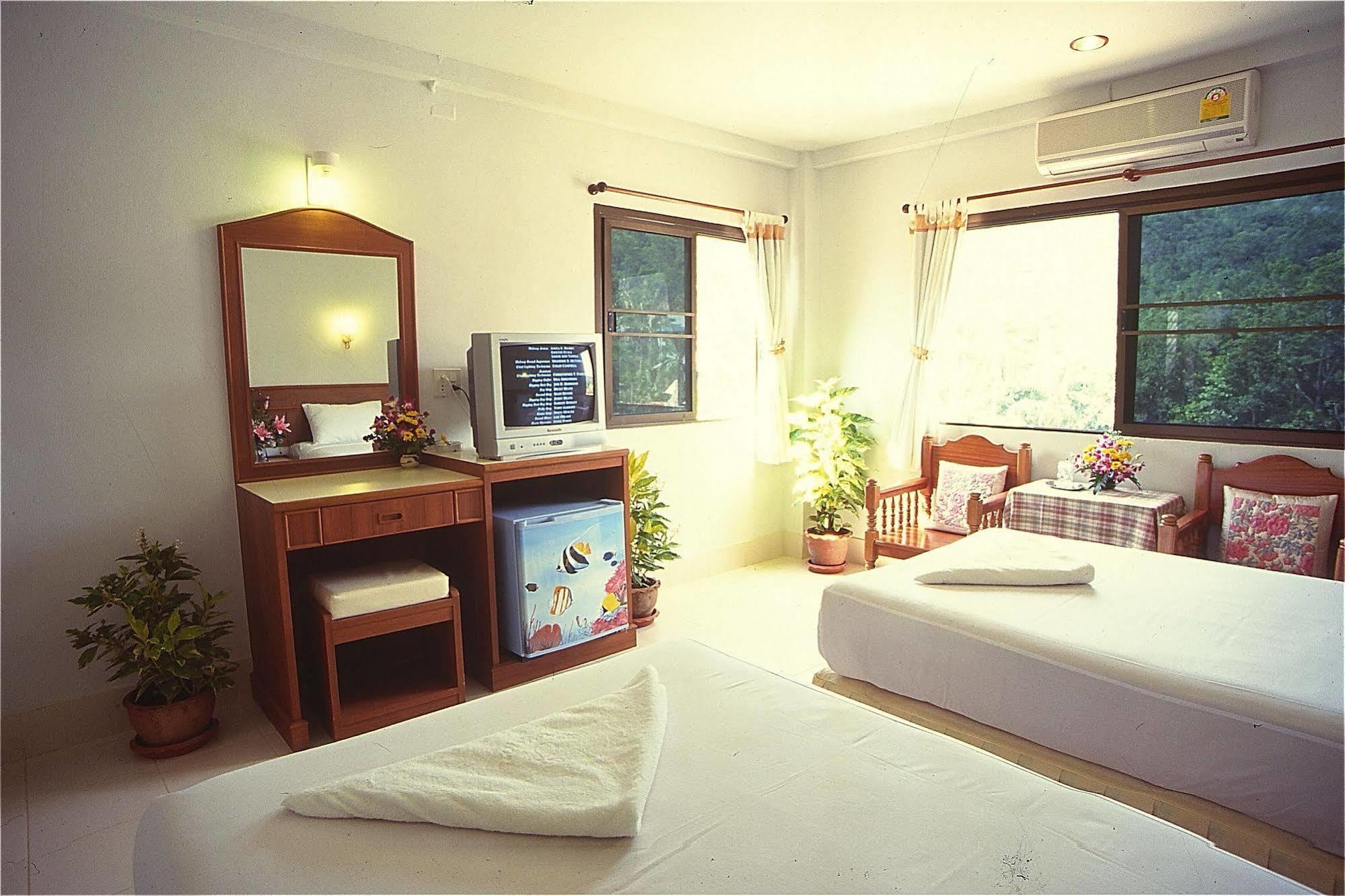 J Apartment Ao Nang Exteriör bild