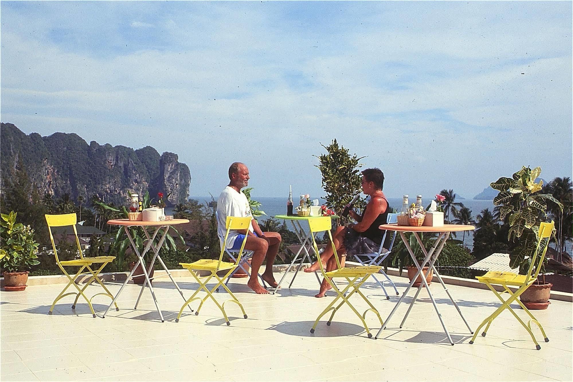 J Apartment Ao Nang Exteriör bild